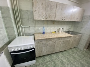 Închiriez apartament 2 camere - imagine 2