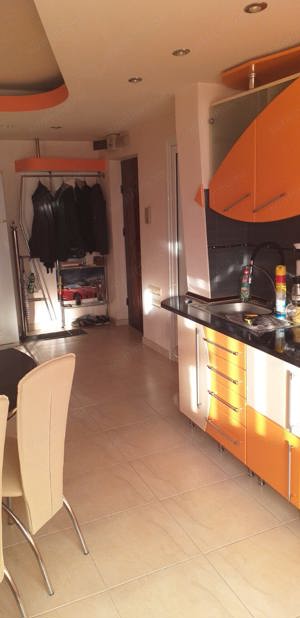 Vand apartament 2 camere - imagine 3