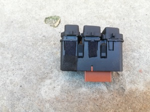 buton dezaburire incalzire scaun volkswagen up - imagine 2