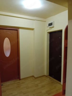 Vând apartament cu 2 camere mobilat - imagine 2