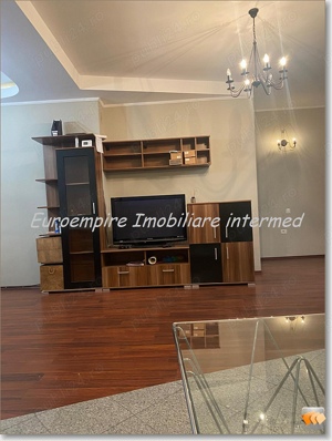 Apartament 3 camere de inchiriat Piata Ovidiu