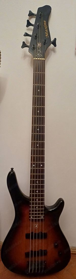 Chitară bass Maxine 5 corzi + amp Fender + pedală efecte Zoom BX1on
