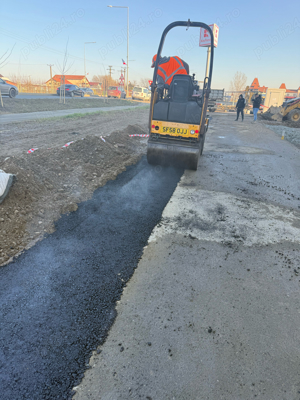 inchiriez cilindru compactor