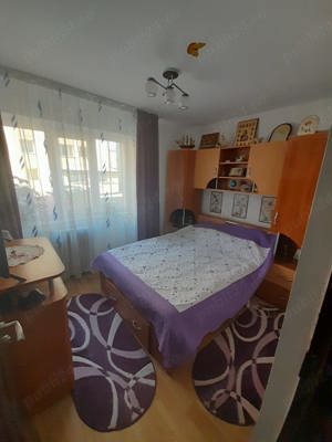 Vând apartament cu 3 camere Piatra Neamt - imagine 1