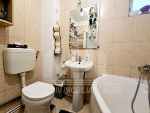 Apartament 3 camere cu scara interioara in Cetate - imagine 9