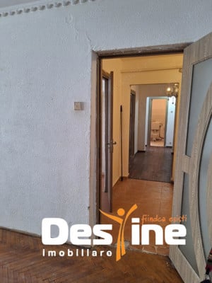 Apartament 3C, Podul Ros bd. N. Iorga 70 mp-105k,decomandat - imagine 2