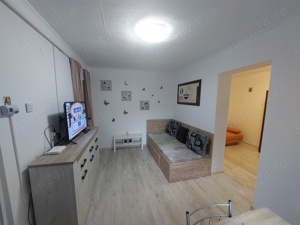 Inchiriez Apartament renovat Nou langa Vivomall - imagine 8