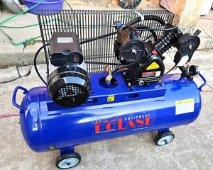 Compresor profesional 100L, 2 pistoane in V, 8 bar 2149 lei