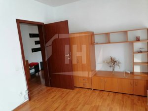 Apartament 2 camere, decomandat, Central zona Piata Mihai Viteazul - imagine 3