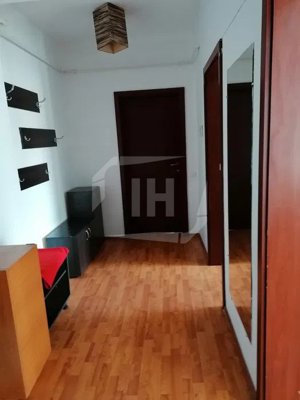 Apartament 2 camere, decomandat, Central zona Piata Mihai Viteazul - imagine 7