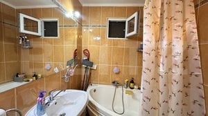 Apartament de vanzare, cu 3 camere, 68 mp, zona Decebal - imagine 8