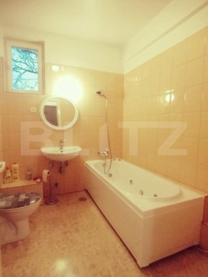 Apartament deosebit in vila, 90 mp, garaj si terasa, zona Centrala - imagine 8