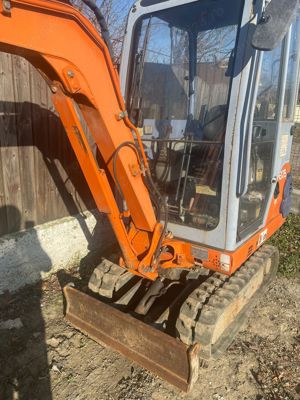 Mini Excavator Hitachi 1.5  - imagine 4