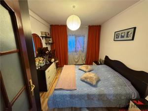 Apartament 3 camere, etaj 3 , zona Liceul Pedagogic, mobilat - imagine 9