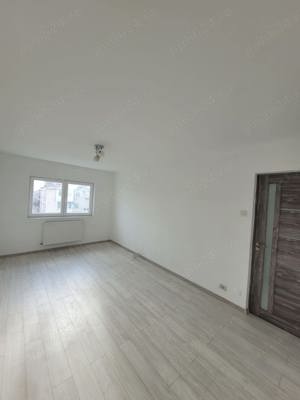 Vând apartament 2 camere decomandat pe strada Viilor Nr 3 - imagine 5