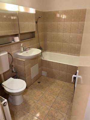 persoana fizica , inchiriez apartament 2 camere , zona Cora, fara intermediari - imagine 5