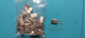 Rezonator de cuart (quartz   Crystal) 27.145 MHz 30 pF 30 PPM HC-49