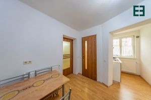 Apartament la casă cu 2 camere zona UTA - imagine 4