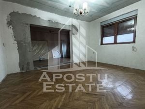 Casa P+1, toate utilitatile, garaj, necesita renovare, Girocului - imagine 2