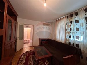 Apartament cu 3 camere de închiriat în zona Valea Rosie - imagine 5