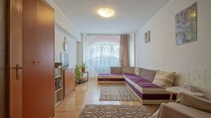 Apartament cu 4 camere de vânzare în zona Racadau, la pietonala