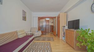 Apartament cu 4 camere de vânzare în zona Racadau, la pietonala - imagine 2