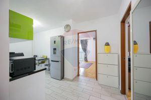 Apartament cu 3 camere de vânzare în zona Decebal - imagine 8