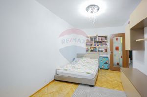 Apartament cu 3 camere de vânzare în zona Decebal - imagine 14