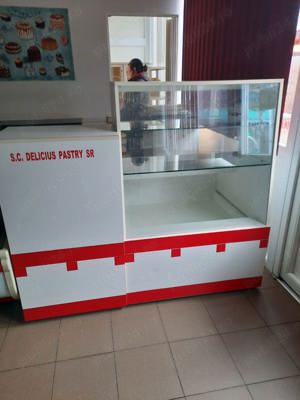 Pult cu vitrina -preț  negociabil