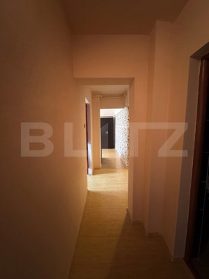 Apartament de vanzare, cu 3 camere, 67 mp, zona UM - imagine 11