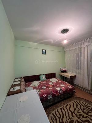 Apartament 3 cam M17 zona Piata - imagine 2