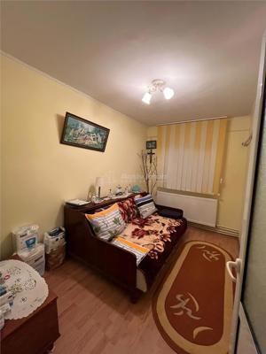 Apartament 3 cam M17 zona Piata - imagine 3