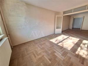 Apartament 4 camere decomandat etaj 1, zona centrala - imagine 4