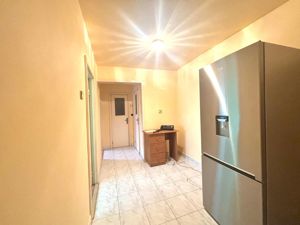 Super pret- Apartament 3 camere - 70 mp - etaj 1 - Torontal - imagine 10