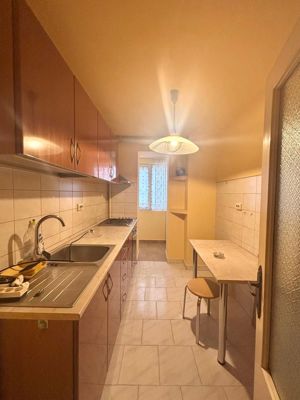 Super pret- Apartament 3 camere - 70 mp - etaj 1 - Torontal - imagine 3