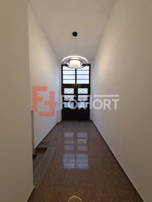 Oportunitate de investitie - Cladire de birouri 12 camere - zona Centrala  - imagine 2