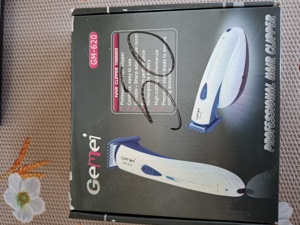 Masina de tuns Gemei