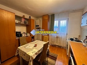 Vanzare Apartament 2 camere 51mp cu balcon 6mp inchis in termopane CETATE Piata Mobilat complet - imagine 3