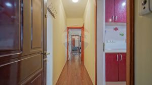 Apartament cu 2 camere de vânzare în zona Tractorul - imagine 2