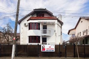 Vânzare casă cu 5 camere și piscină în zona Crisan, Timișoara