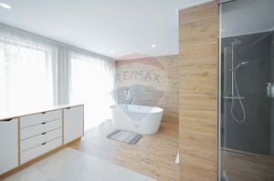 Vilă cu 7 camere de vânzare, 4200 mp teren, piscină,, Dealuri Oradea - imagine 14