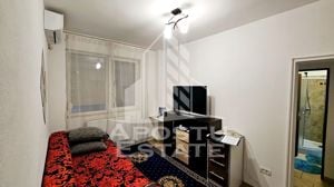 apartament 2 camere , Zona Steaua, centrala proprie si clima