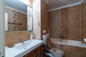 Apartament cu 3 camere Calea Girocului Lidia decomandat etaj 1 amenajat centrala proprie - imagine 7