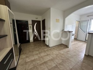 Apartament 2 camere etaj intermediar zona 1 Decembrie Fagaras - imagine 4