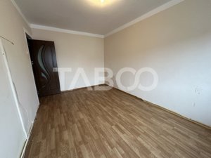 Apartament 2 camere etaj intermediar zona 1 Decembrie Fagaras - imagine 3