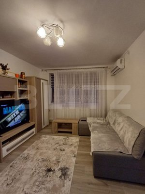 Apartament de vanzare, 3 camere, 63 mp, etaj 1, complet renovat, zona Micro II - imagine 2