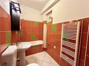 Raritate | Str. Republicii | 3 camere, 2 bai, beci, renovat | Brasov - imagine 20