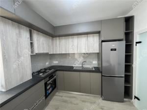 Apartament cu 2 camere decomandate si balcon in zona Tineretului din S - imagine 2