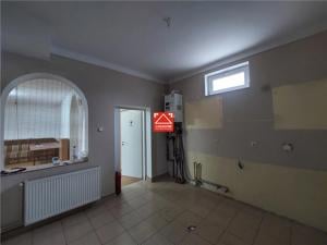 Casa P+E, zona Romanilor, pentru locuit sau afacere - imagine 12