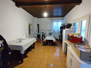 Casa cu mansarda, 7 camere, anexe, Sanmartin - imagine 16